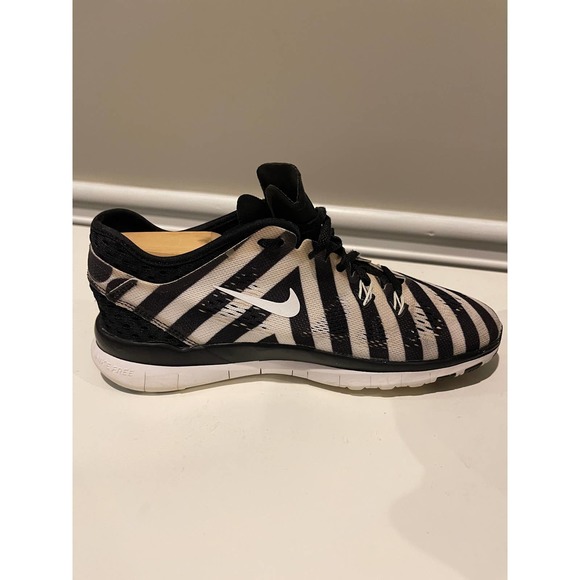 Nike Free 5.0 TR Fit 5 Womens Size 6.5 Sneaker Athletic Shoe Black Circle/Stripe - Picture 3 of 9